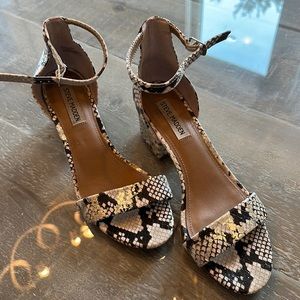 Steve Madden Irenee Sandal in metallic snakeskin